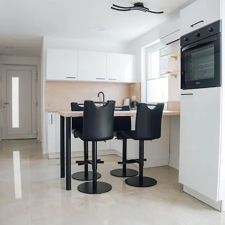 Apartma Papillon Lejlighed *