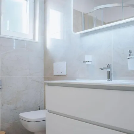 Apartma Papillon Lejlighed *