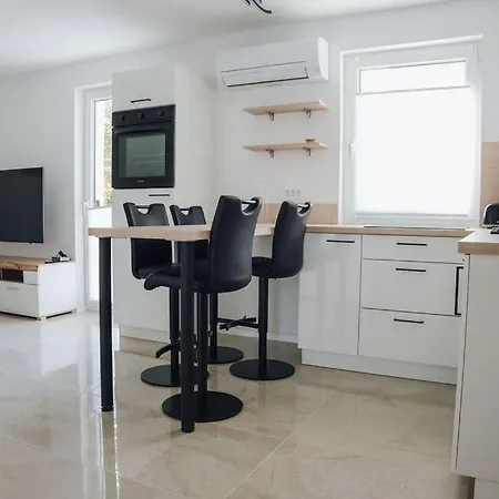 Apartma Papillon Lägenhet