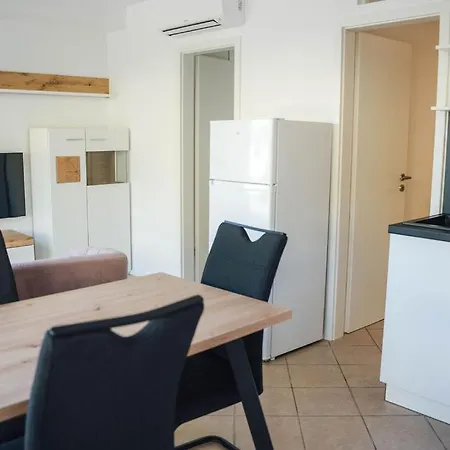 Apartma Papillon *